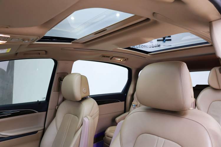 Used Buick GL8 2017 ES 28T Flagship Model China V Standard Headliner