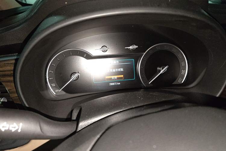 Used Buick GL8 2017 ES 28T Luxury Model China V Standard Instrument Cluster