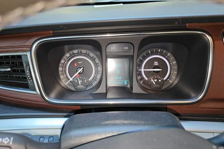 Used Buick GL8 2017 25S Luxury Version China V Standard Instrument Cluster