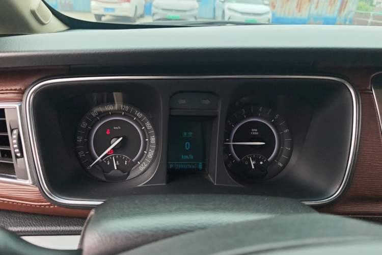 Used Buick GL8 2017 25S Prestige Version China V Standard Instrument Cluster