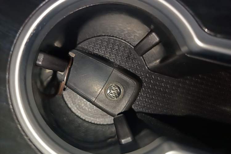 Used Buick GL8 2017 25S Luxury Version China V Standard Interior 1