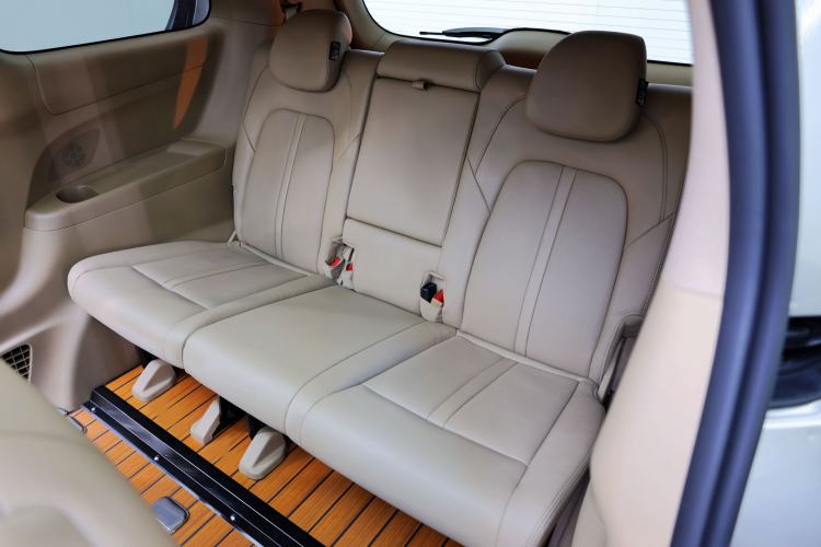 Used Buick GL8 2017 ES 28T Flagship Model China V Standard Interior 12