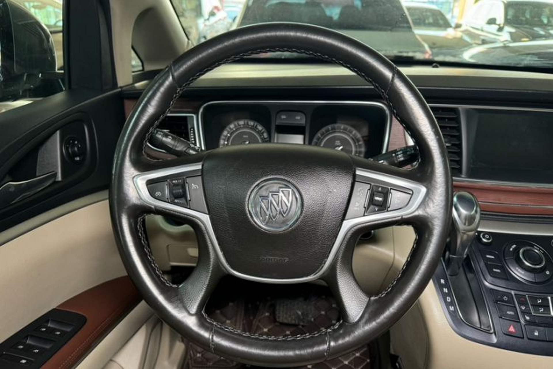 Used Buick GL8 2017 25S Prestige Version China V Standard Interior 13
