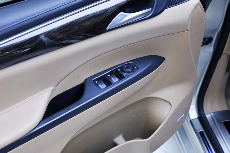 Used Buick GL8 2017 ES 28T Flagship Model China V Standard Interior 2