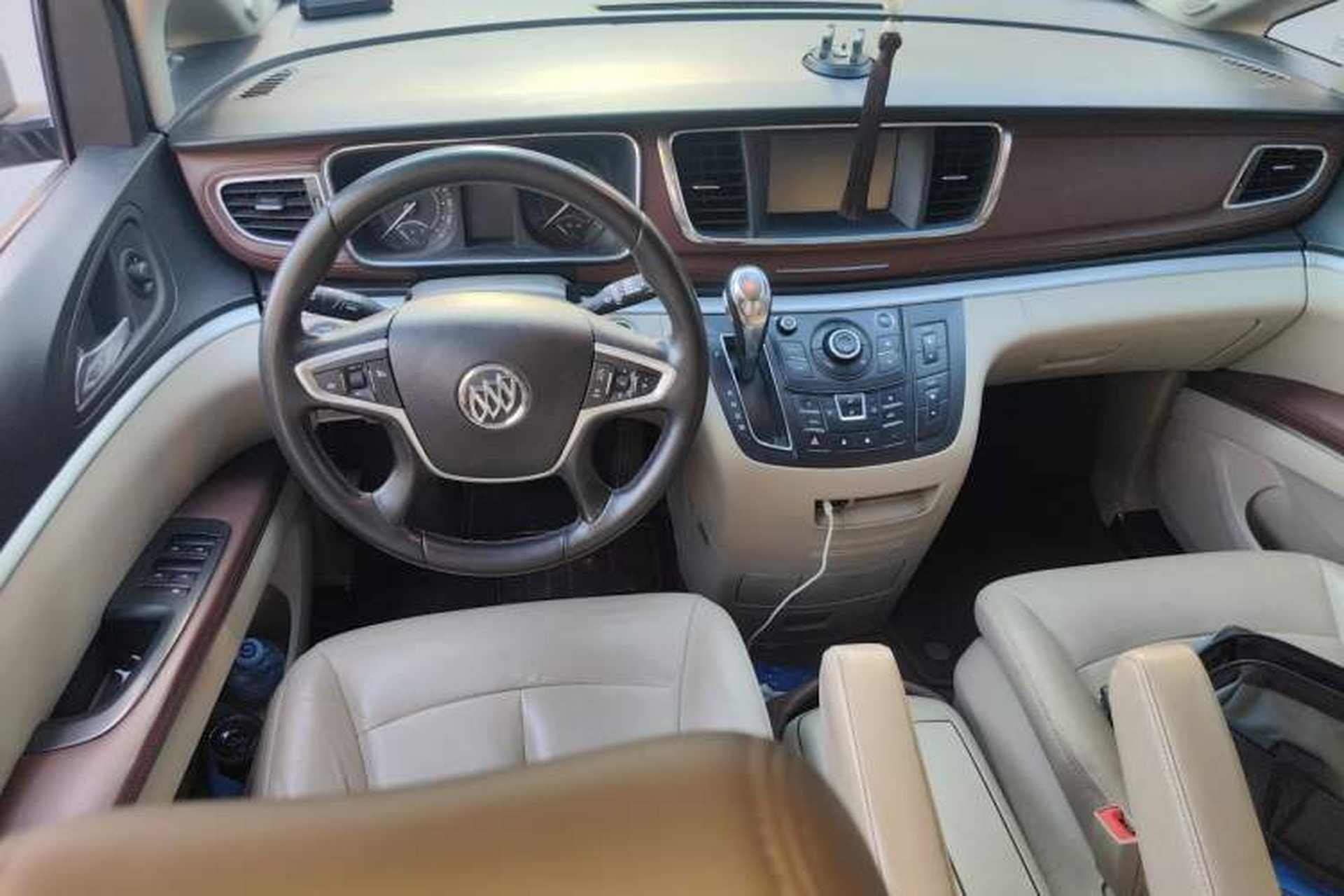 Used Buick GL8 2017 25S Luxury Version China V Standard Interior 2
