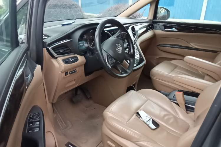 Used Buick GL8 2017 ES 28T Flagship Model China V Standard Interior 3