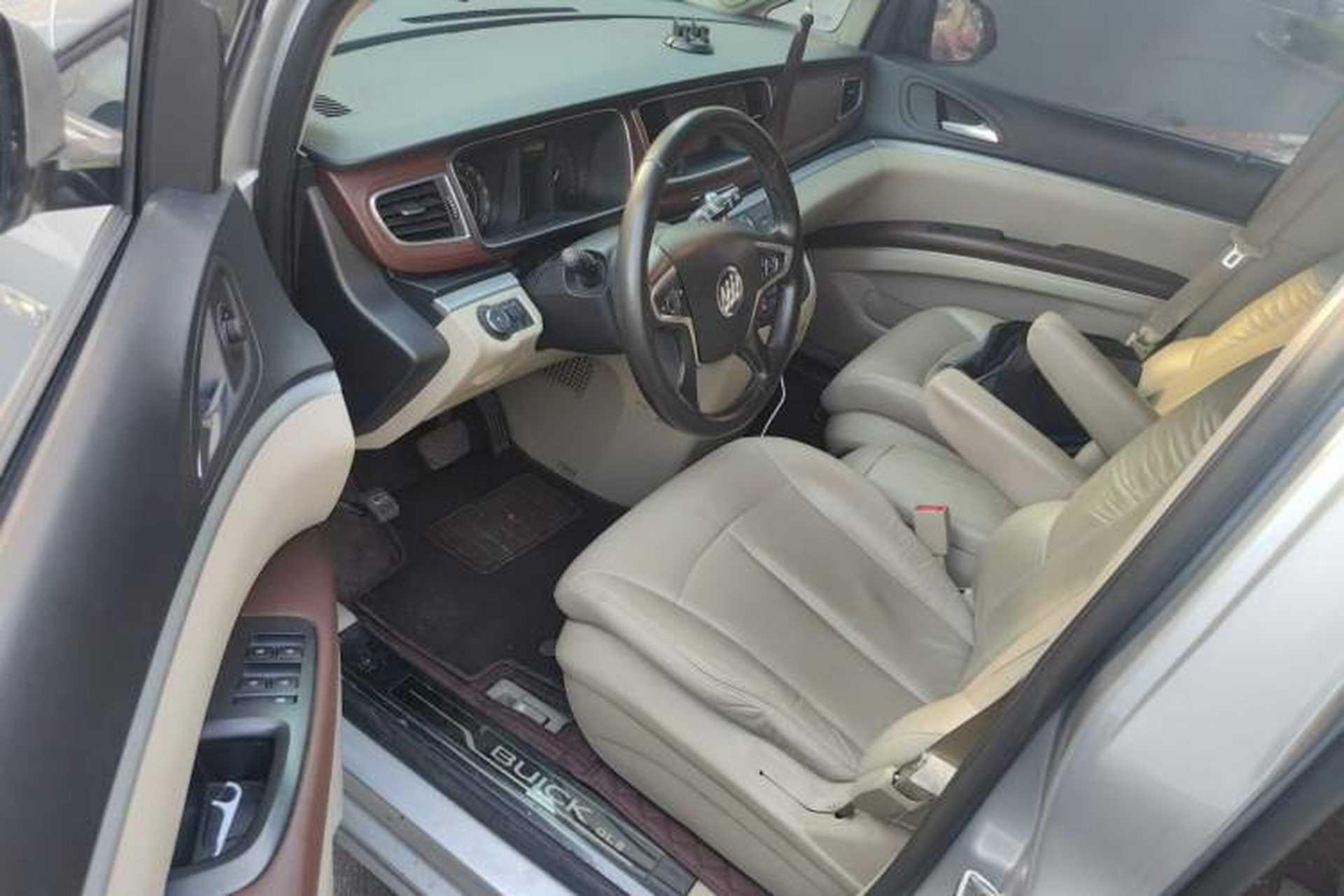 Used Buick GL8 2017 25S Luxury Version China V Standard Interior 3
