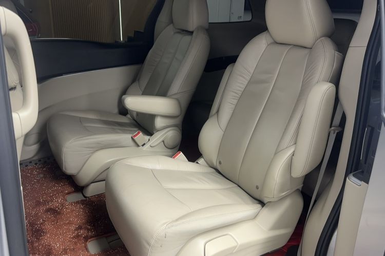 Used Buick GL8 2017 25S Prestige Version China V Standard Interior 3