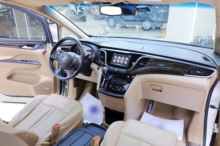Used Buick GL8 2017 ES 28T Flagship Model China V Standard Interior 4