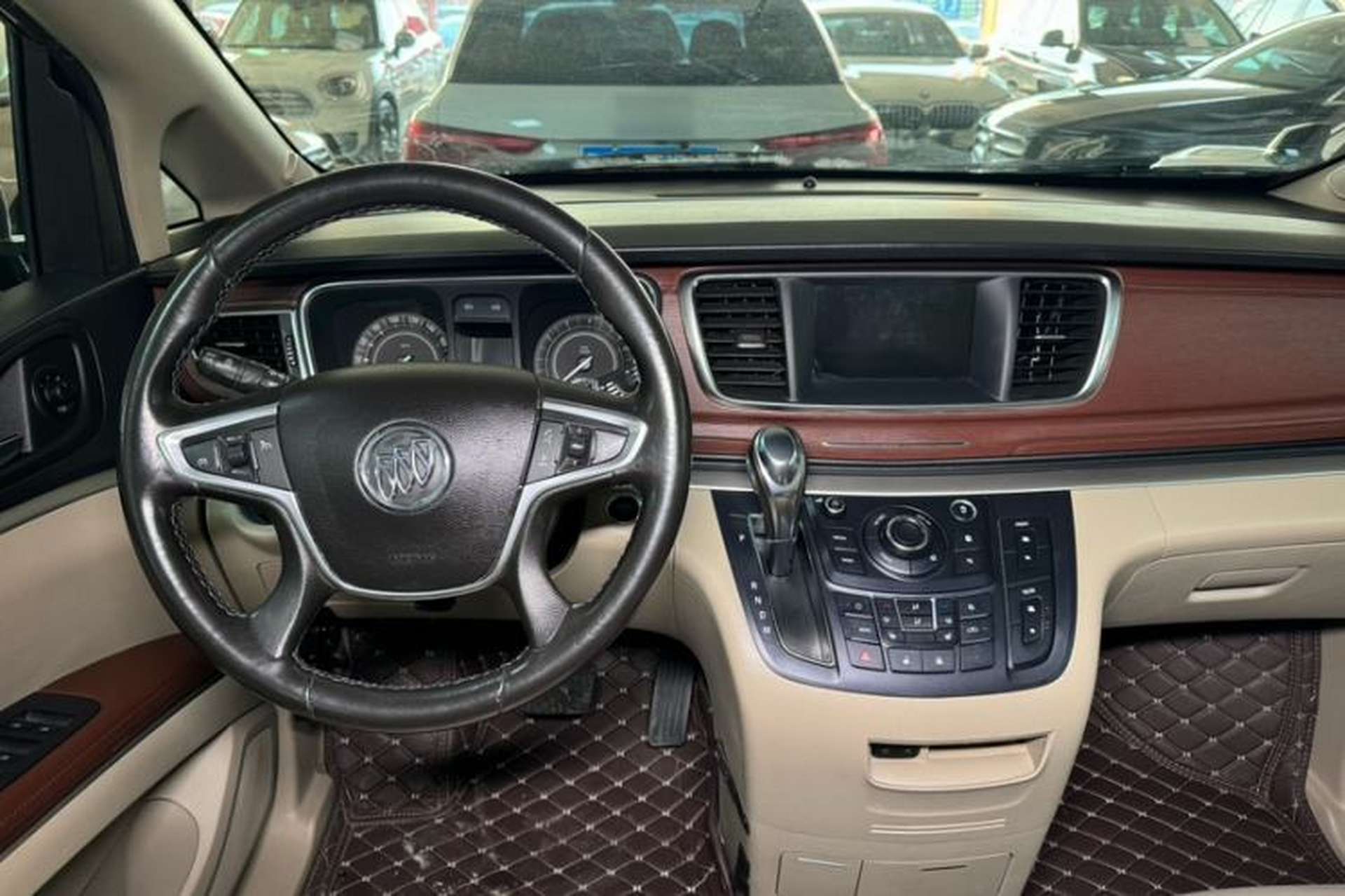 Used Buick GL8 2017 25S Prestige Version China V Standard Interior 4