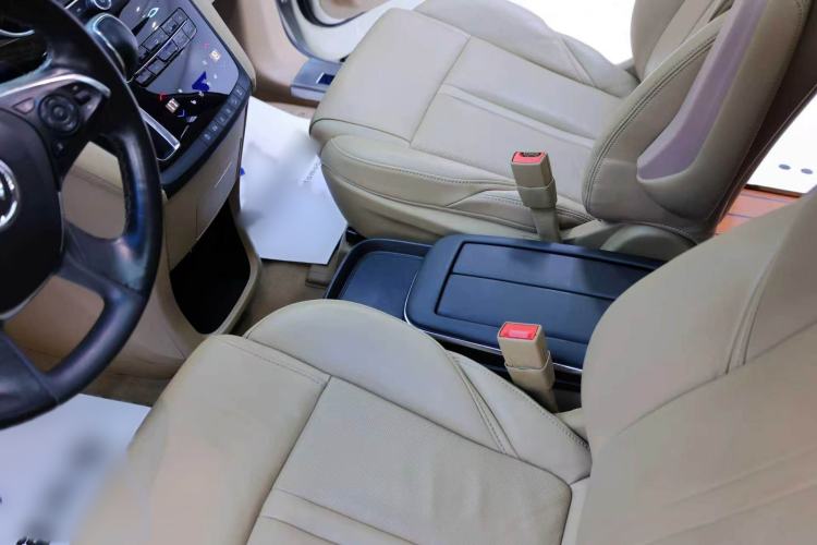 Used Buick GL8 2017 ES 28T Flagship Model China V Standard Interior 5