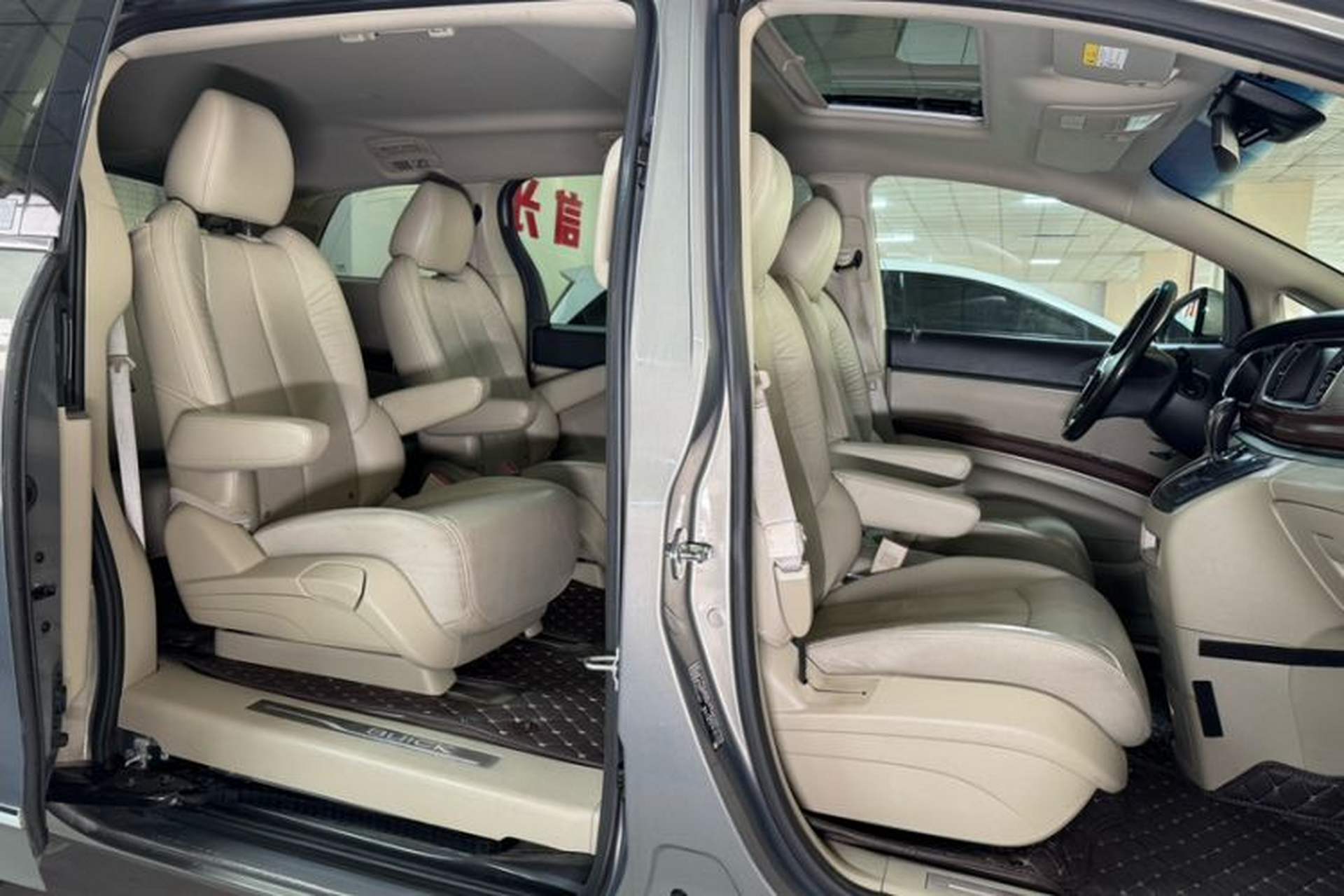 Used Buick GL8 2017 25S Prestige Version China V Standard Interior 5