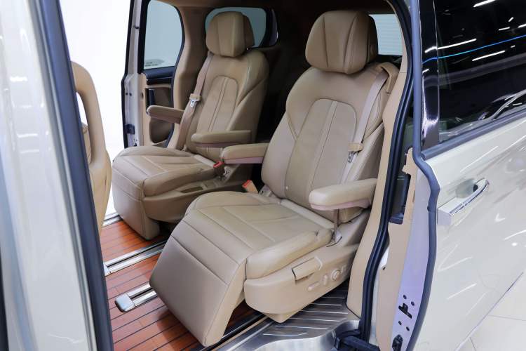 Used Buick GL8 2017 ES 28T Flagship Model China V Standard Interior 9