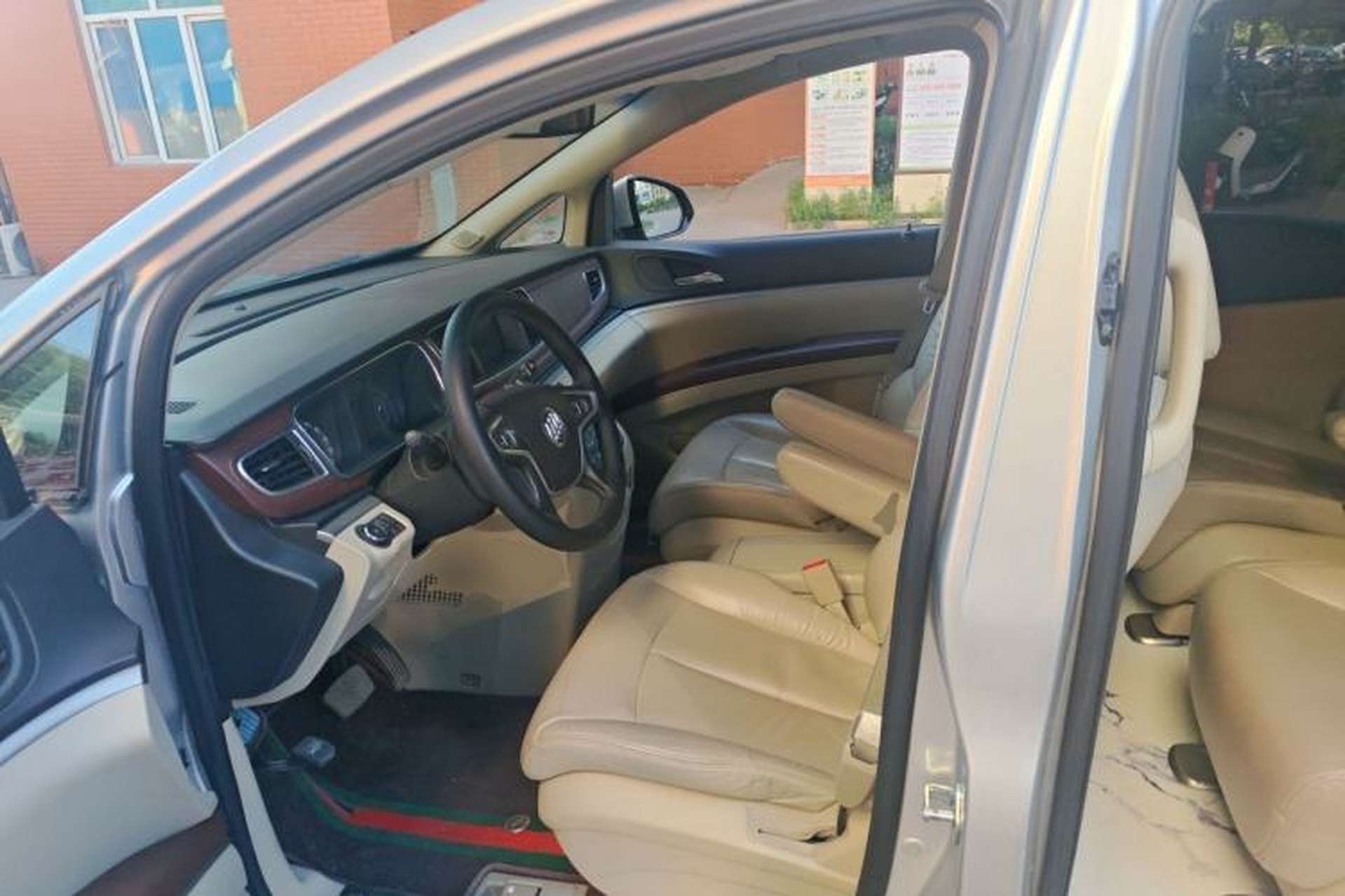 Used Buick GL8 2017 25S Luxury Version China V Standard Left Front Seat