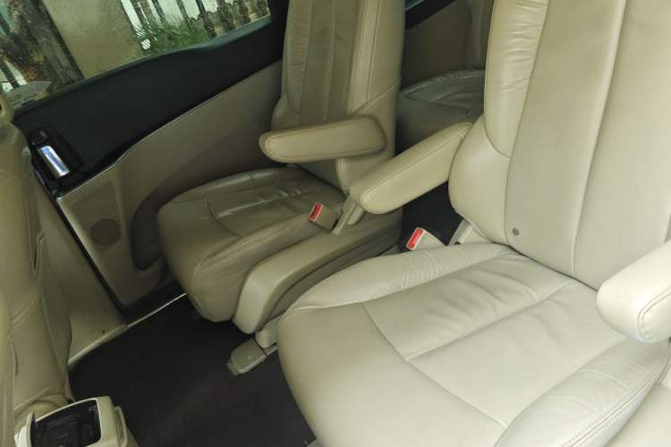 Used Buick GL8 2017 25S Luxury Version China V Standard Left Rear Seat