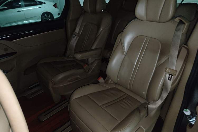 Used Buick GL8 2017 ES 28T Luxury Model China V Standard Left Rear Seat