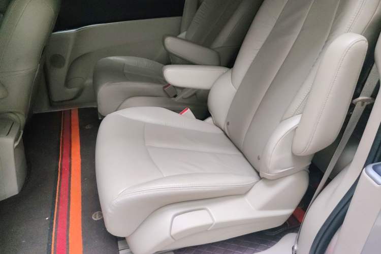 Used Buick GL8 2017 25S Luxury Version China V Standard Left Rear Seat