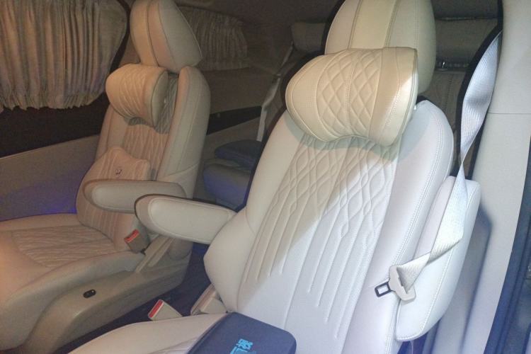 Used Buick GL8 2017 25S Luxury Version China V Standard Left Rear Seat