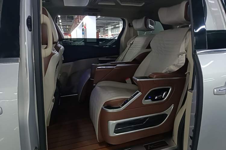 Used Buick GL8 2017 25S Luxury Version China V Standard Left Rear Seat