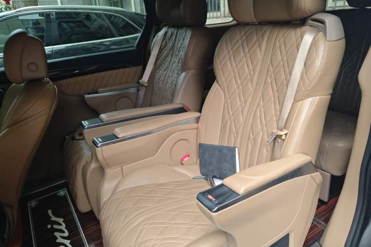 Used Buick GL8 2017 ES 28T Luxury Model China V Standard Left Rear Seat