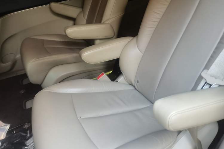 Used Buick GL8 2017 25S Luxury Version China V Standard Left Rear Seat