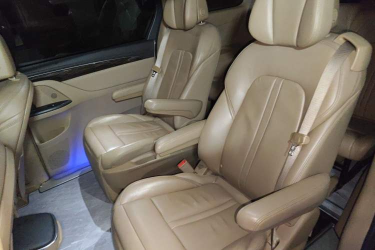 Used Buick GL8 2017 ES 28T Luxury Model China V Standard Left Rear Seat