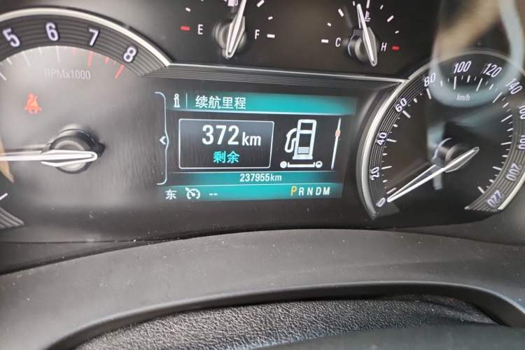 Used Buick GL8 2017 ES 28T Luxury Model China V Standard Odometer Close Up