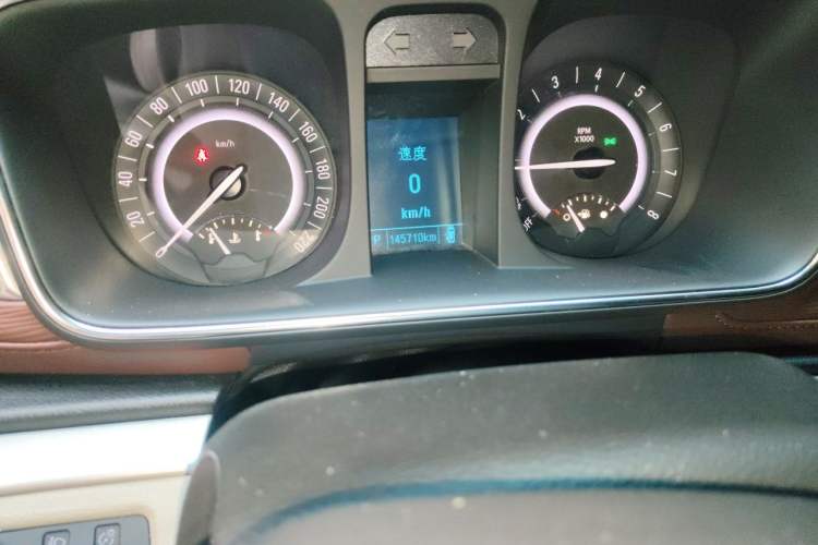 Used Buick GL8 2017 25S Luxury Version China V Standard Odometer Close Up