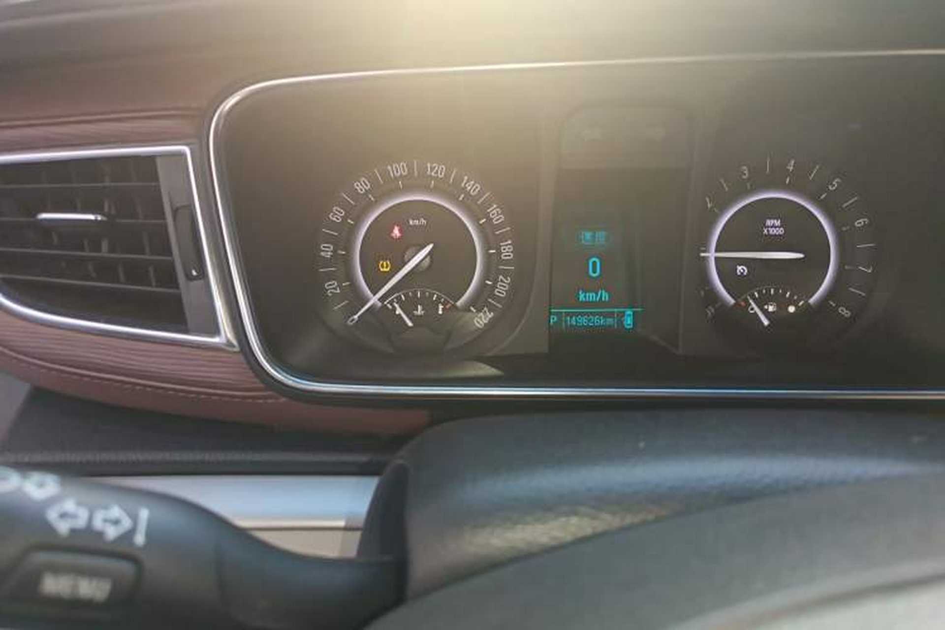 Used Buick GL8 2017 25S Prestige Version China V Standard Odometer Close Up