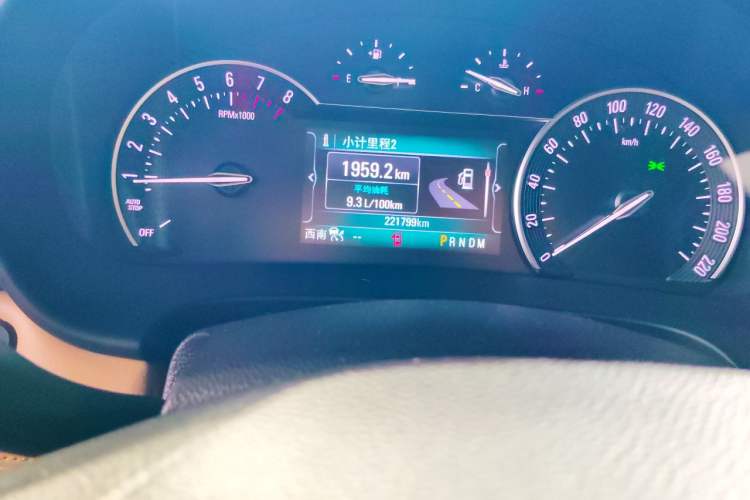 Used Buick GL8 2017 ES 28T Flagship Model China V Standard Odometer Close Up