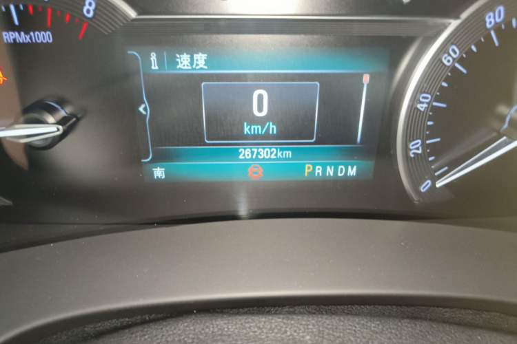 Used Buick GL8 2017 ES 28T Luxury Model China V Standard Odometer Close Up