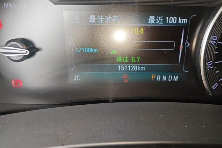 Used Buick GL8 2017 ES 28T Comfort Model China V Standard Odometer Close Up