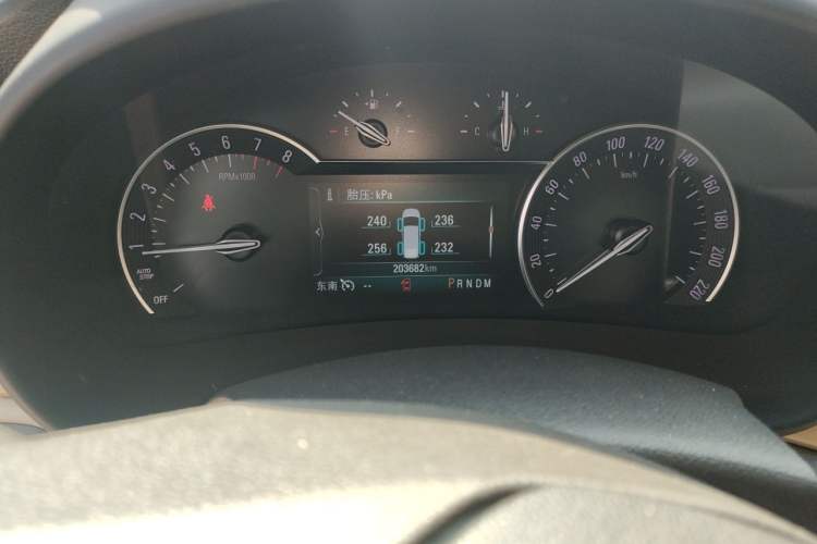 Used Buick GL8 2017 ES 28T Comfort Model China V Standard Odometer Close Up