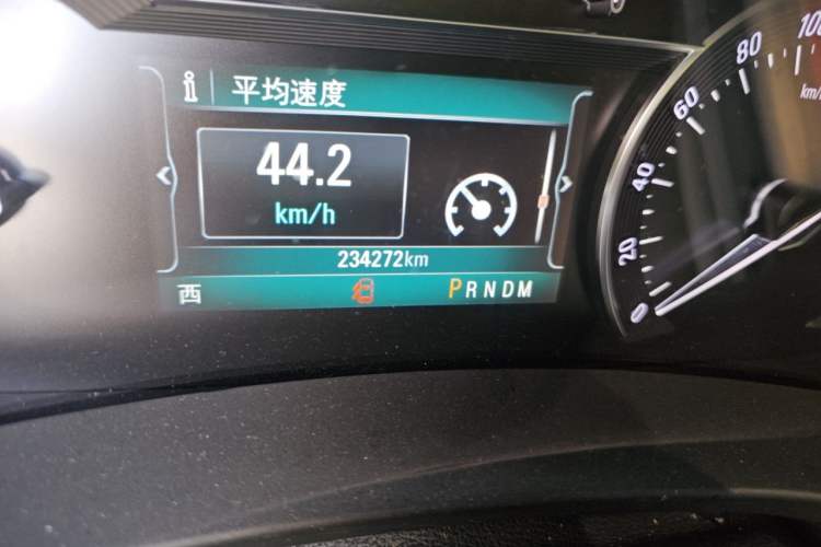 Used Buick GL8 2017 ES 28T Comfort Model China V Standard Odometer Close Up