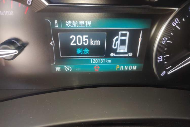Used Buick GL8 2017 ES 28T Luxury Model China V Standard Odometer Close Up
