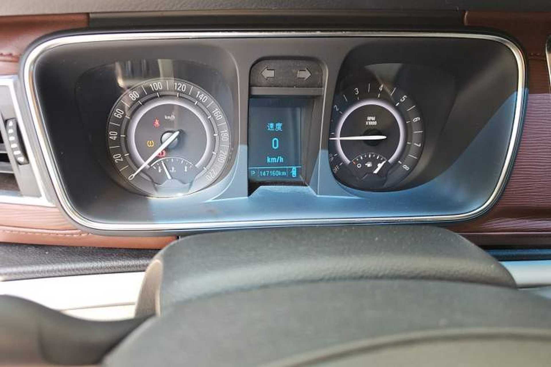 Used Buick GL8 2017 25S Prestige Version China V Standard Odometer Close Up