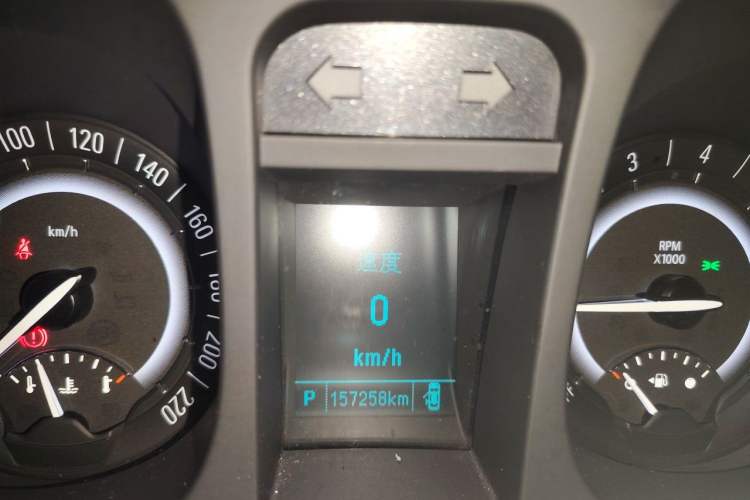 Used Buick GL8 2017 25S Comfort Version China V Standard Odometer Close Up