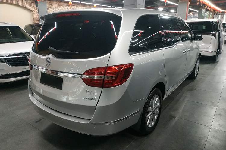 Used Buick GL8 2017 25S Luxury Version China V Standard Rear Right 45 Deg