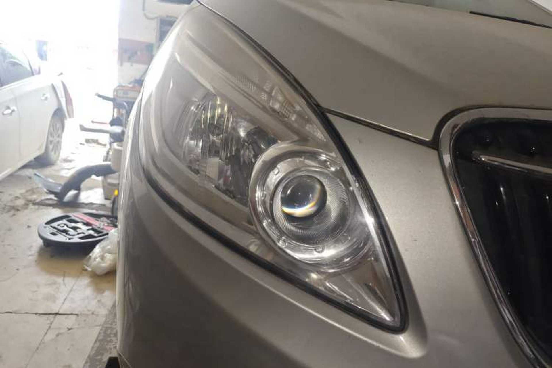 Used Buick GL8 2017 25S Prestige Version China V Standard Right Front Headlight