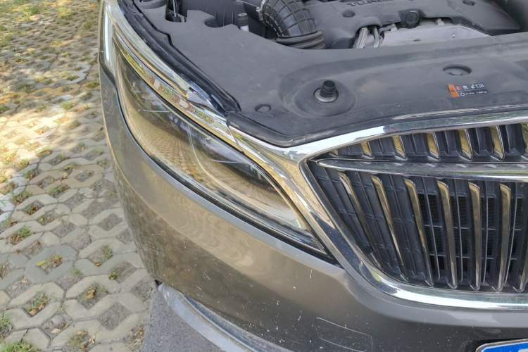 Used Buick GL8 2017 ES 28T Luxury Model China V Standard Right Front Headlight