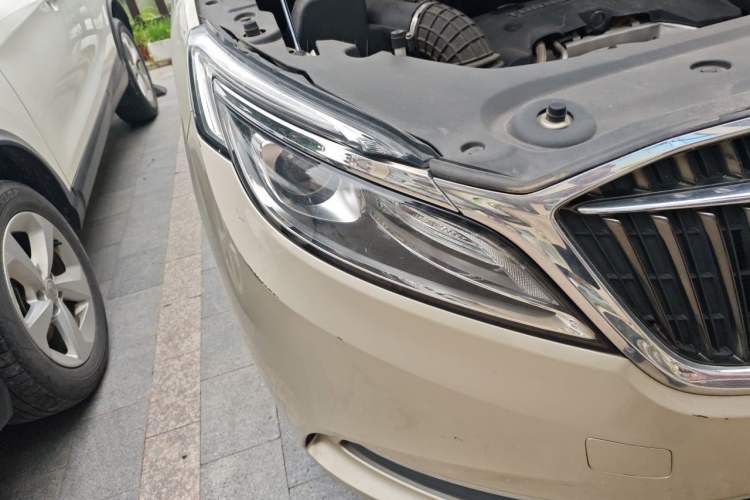 Used Buick GL8 2017 ES 28T Comfort Model China V Standard Right Front Headlight