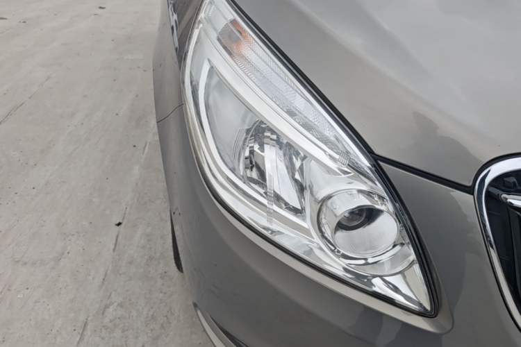 Used Buick GL8 2017 25S Prestige Version China V Standard Right Front Headlight