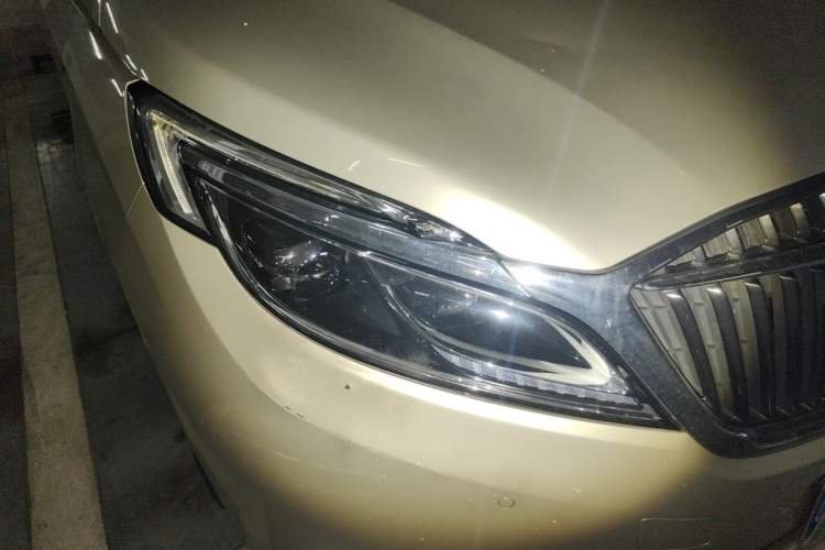 Used Buick GL8 2017 ES 28T Flagship Model China V Standard Right Front Headlight