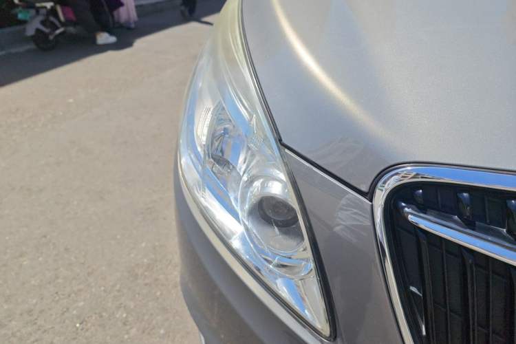 Used Buick GL8 2017 25S Prestige Version China V Standard Right Front Headlight