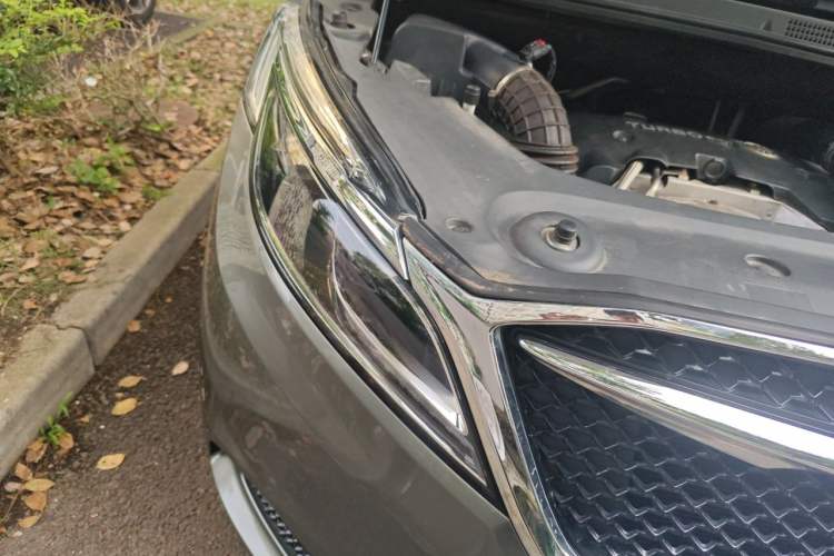 Used Buick GL8 2017 ES 28T Luxury Model China V Standard Right Front Headlight