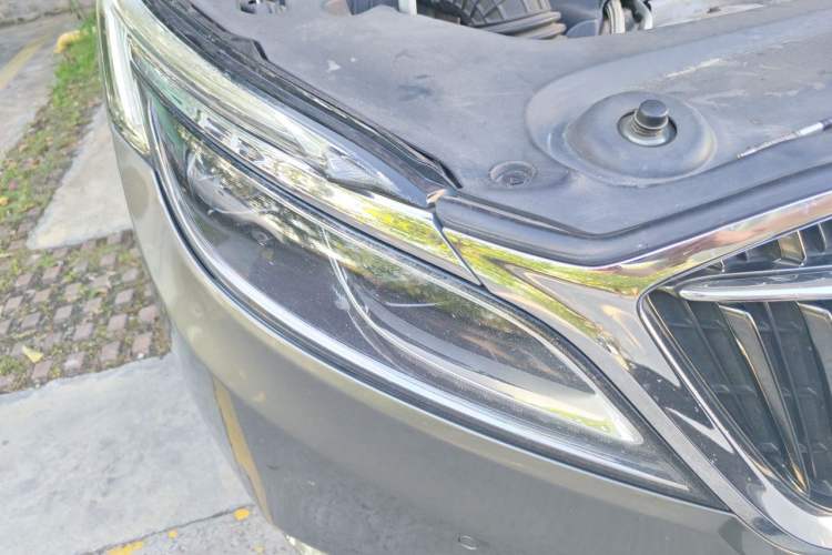 Used Buick GL8 2017 ES 28T Flagship Model China V Standard Right Front Headlight