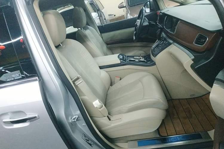 Used Buick GL8 2017 25S Luxury Version China V Standard Right Front Seat