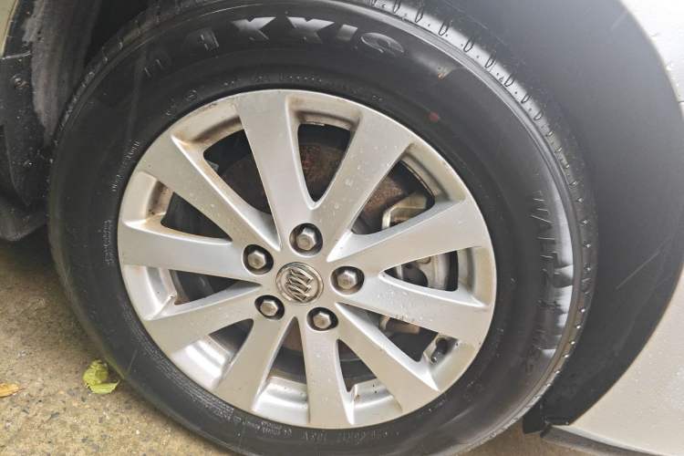 Used Buick GL8 2017 25S Luxury Version China V Standard Right Front Wheel Hub