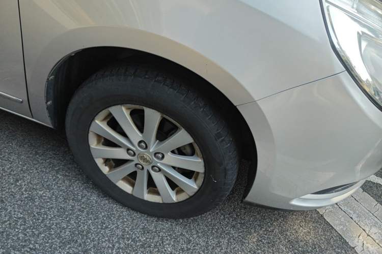 Used Buick GL8 2017 25S Prestige Version China V Standard Right Front Wheel Hub