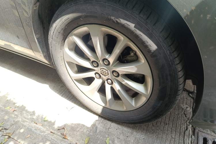 Used Buick GL8 2017 ES 28T Comfort Model China V Standard Right Front Wheel Hub
